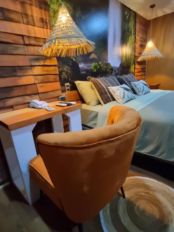 Hotel Boutique Tierra De Islas Chiloe Кастро Екстер'єр фото