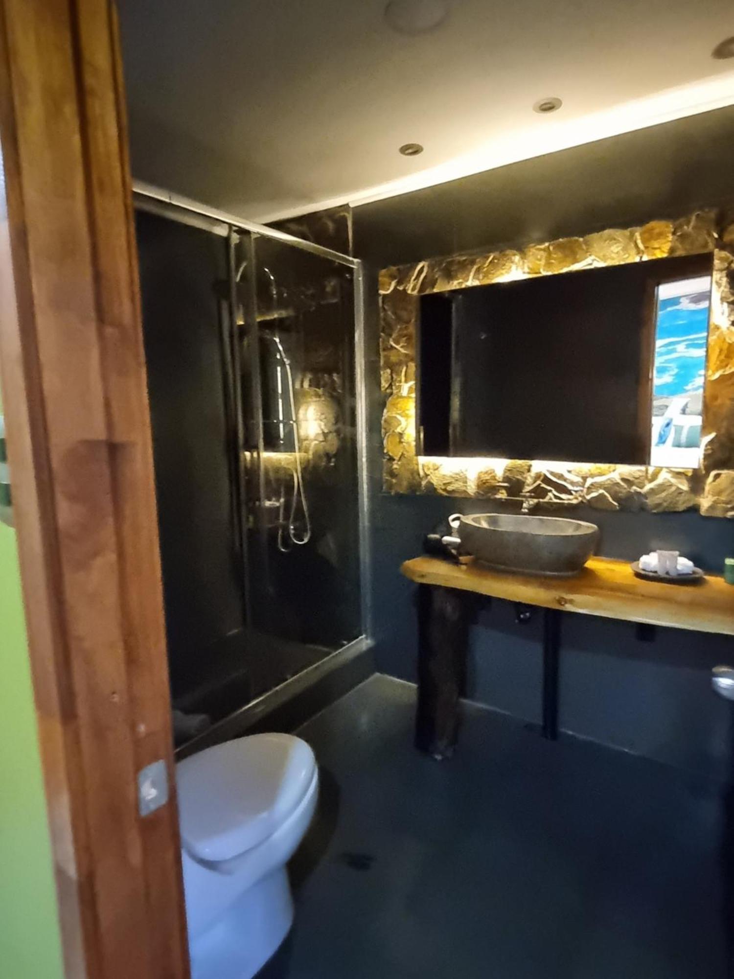 Hotel Boutique Tierra De Islas Chiloe Кастро Екстер'єр фото