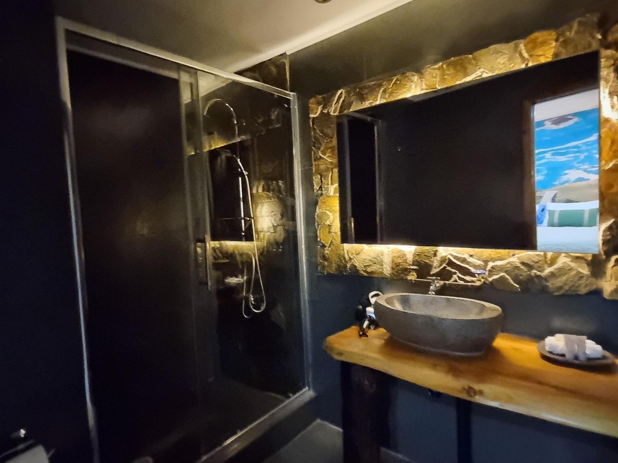 Hotel Boutique Tierra De Islas Chiloe Кастро Екстер'єр фото