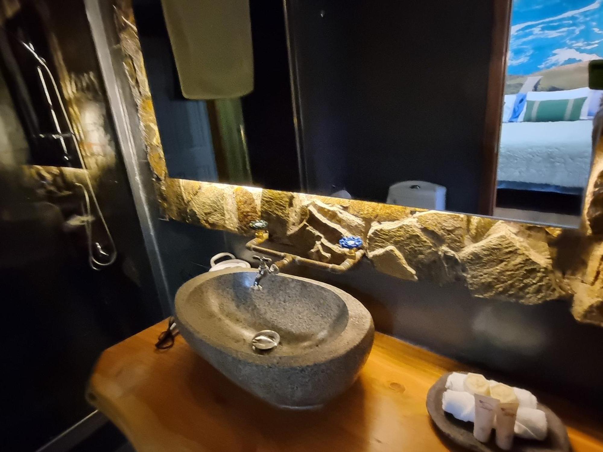 Hotel Boutique Tierra De Islas Chiloe Кастро Екстер'єр фото